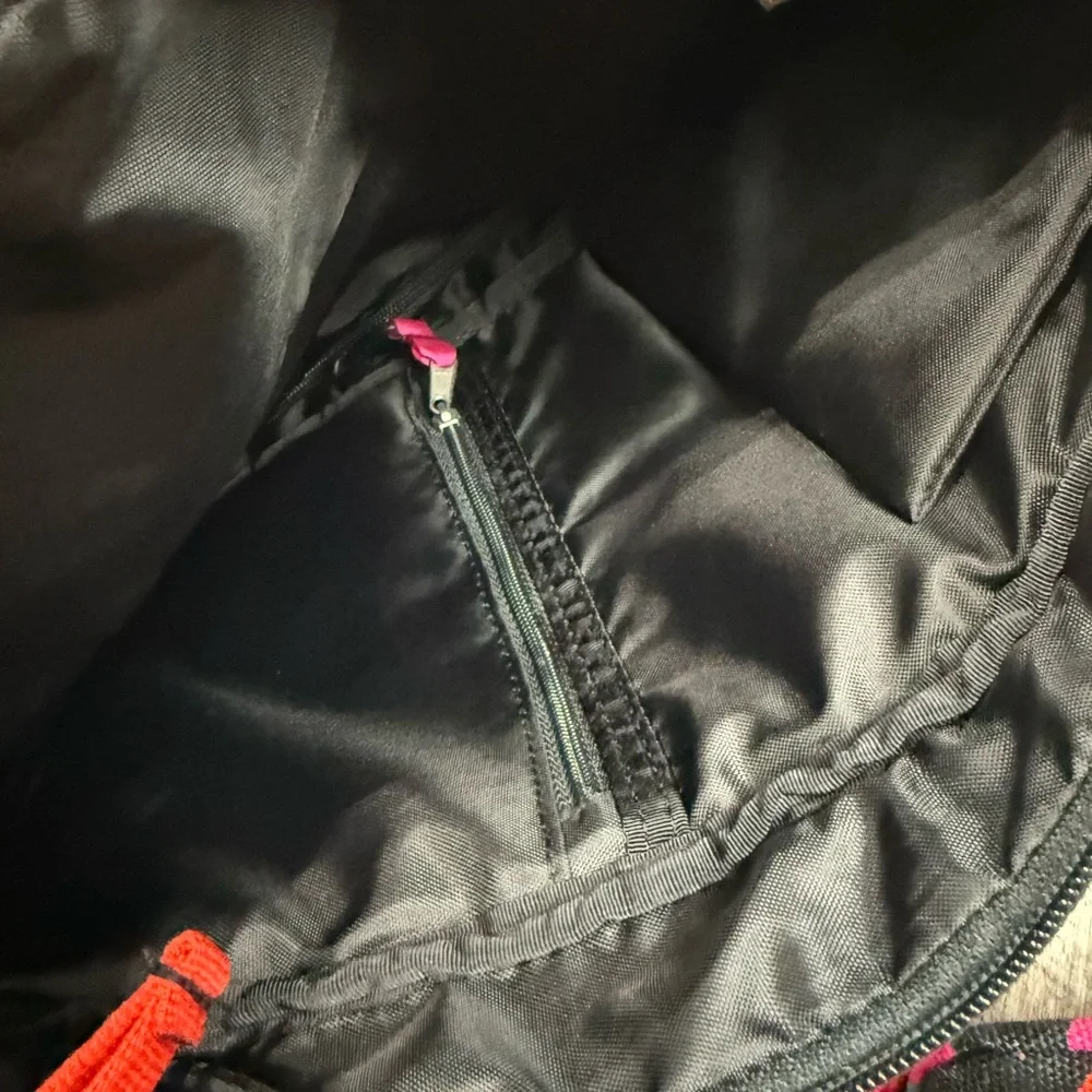 Chaco‎ Raglands Pink/Black Print Sling Bag